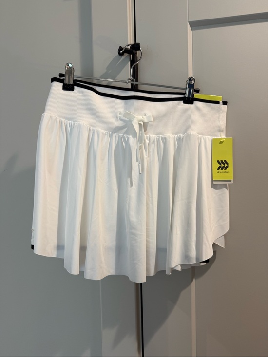 all in motion Dresses & Skirts - Target All in Motion White Athletic Skort with Black Waistband and Yellow Tag